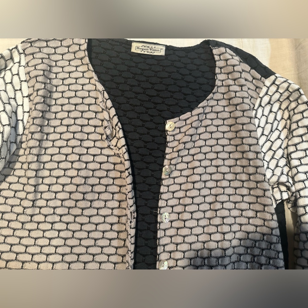 Stylish Black and White Cardigan - Picture 2 of 3